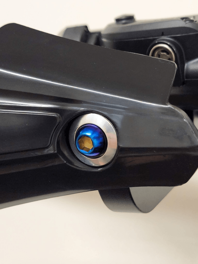 Vis titane pour protèges mains Warp9